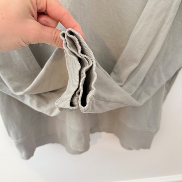 Athleta Gray Raglan Sleeve Sweatshirt Pullover Crew Neck Women XL - Picture 5 of 8